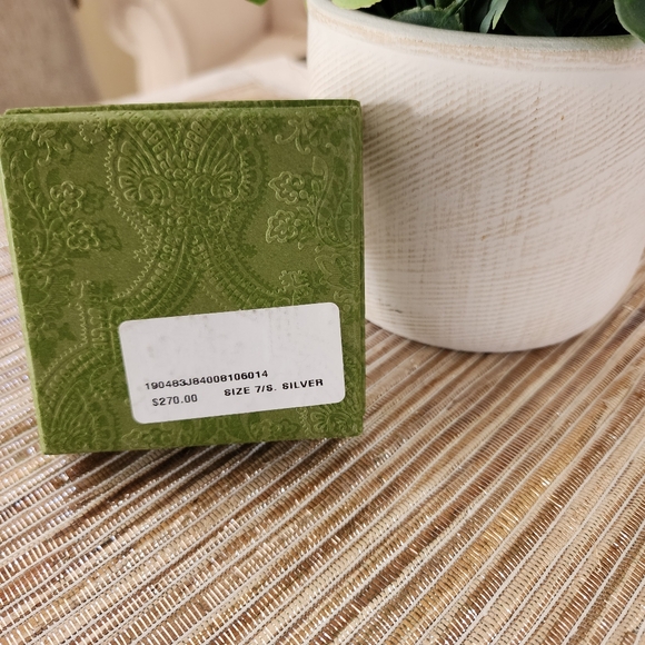 Gucci Sterling Silver Trademark Logo Engraved Earrings - Picture 9 of 9